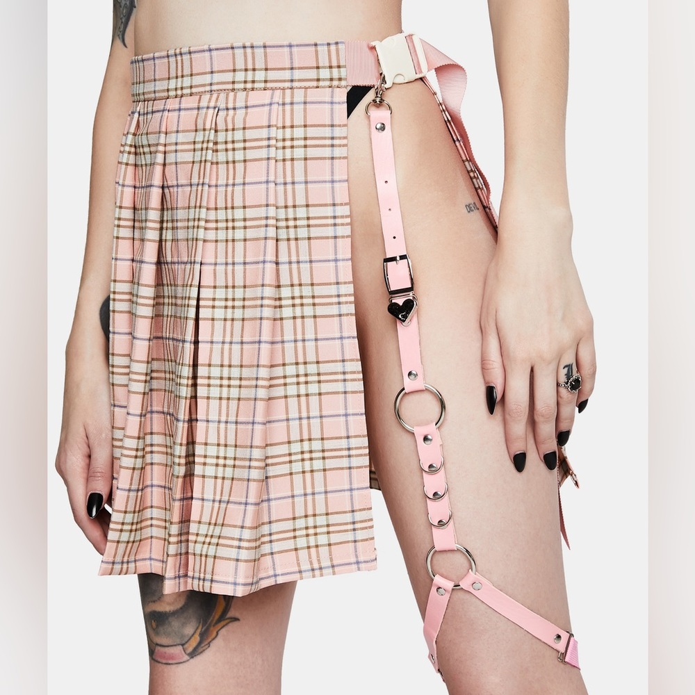 Pink plaid pleated buckle hollow skirt with pink leather leg harness size s/m